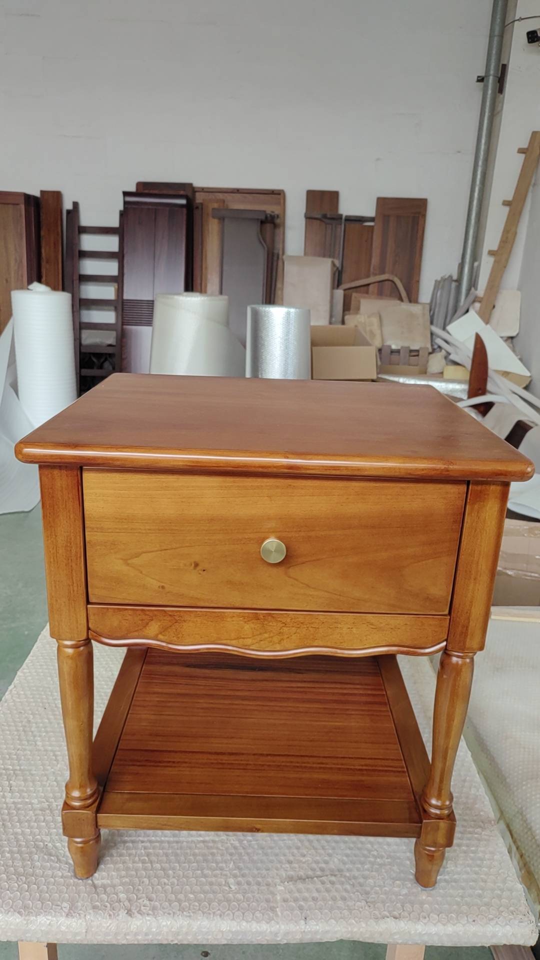 黄杨木中古风床头柜Y023-H2-1